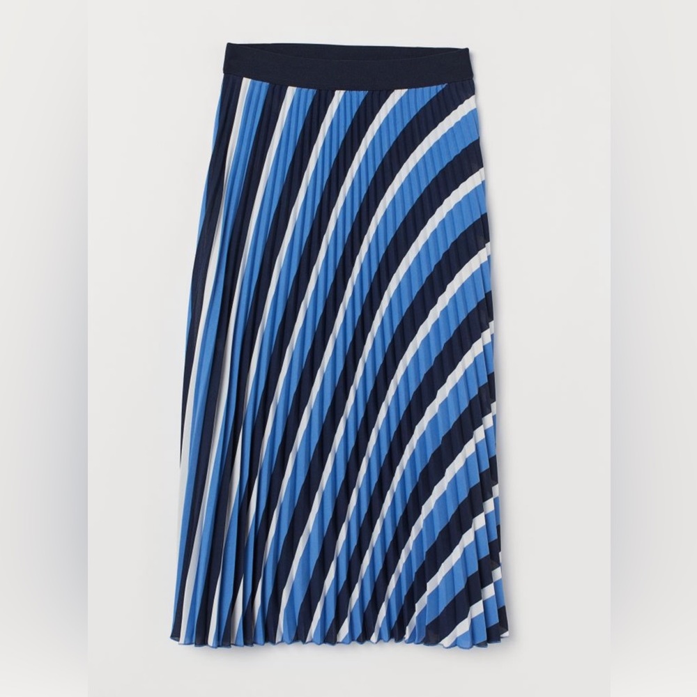 H&M pleated skirt🔥